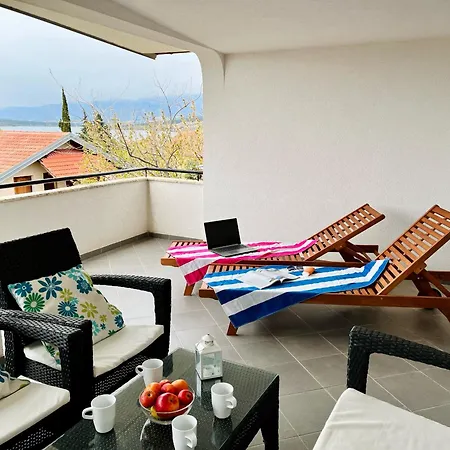 Apartment Stela