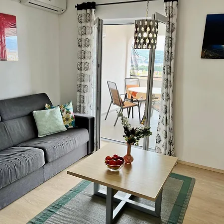 Stela Apartment *