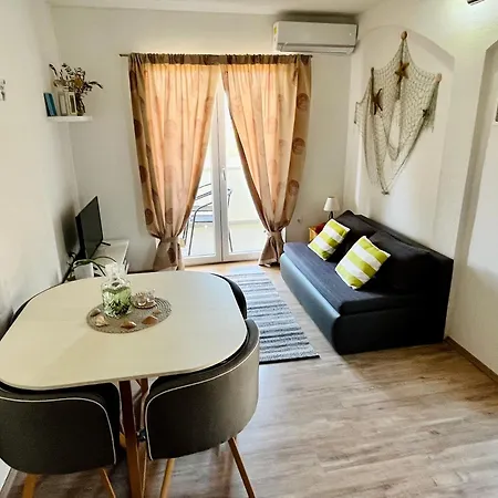 Stela Apartment