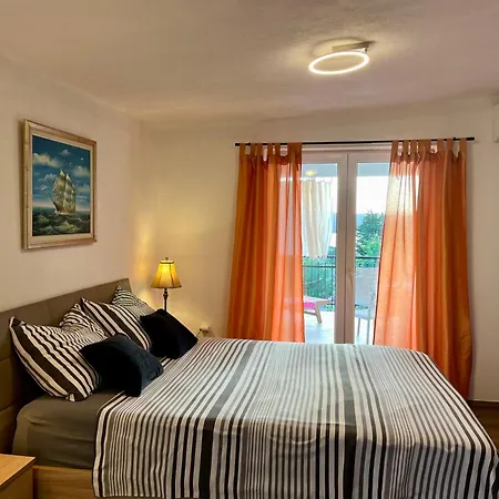 Stela Apartment *