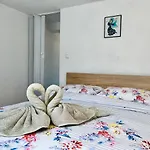 Stela Gornji Karin