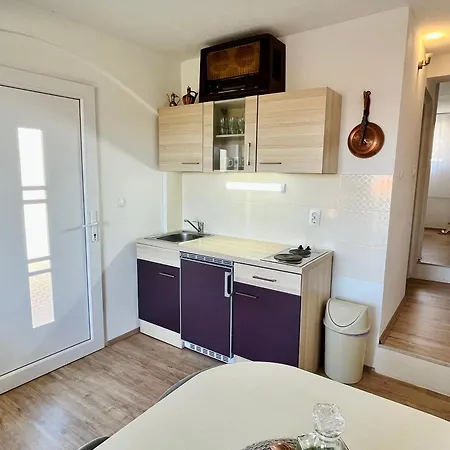 Apartament Stela *