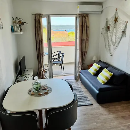 Stela Apartman Gornji Karin