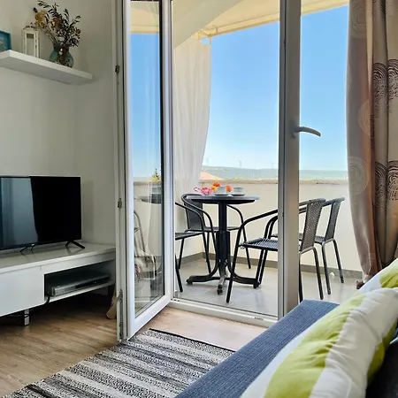 Stela Apartman Gornji Karin